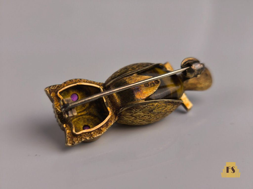 Alfinete de peito
